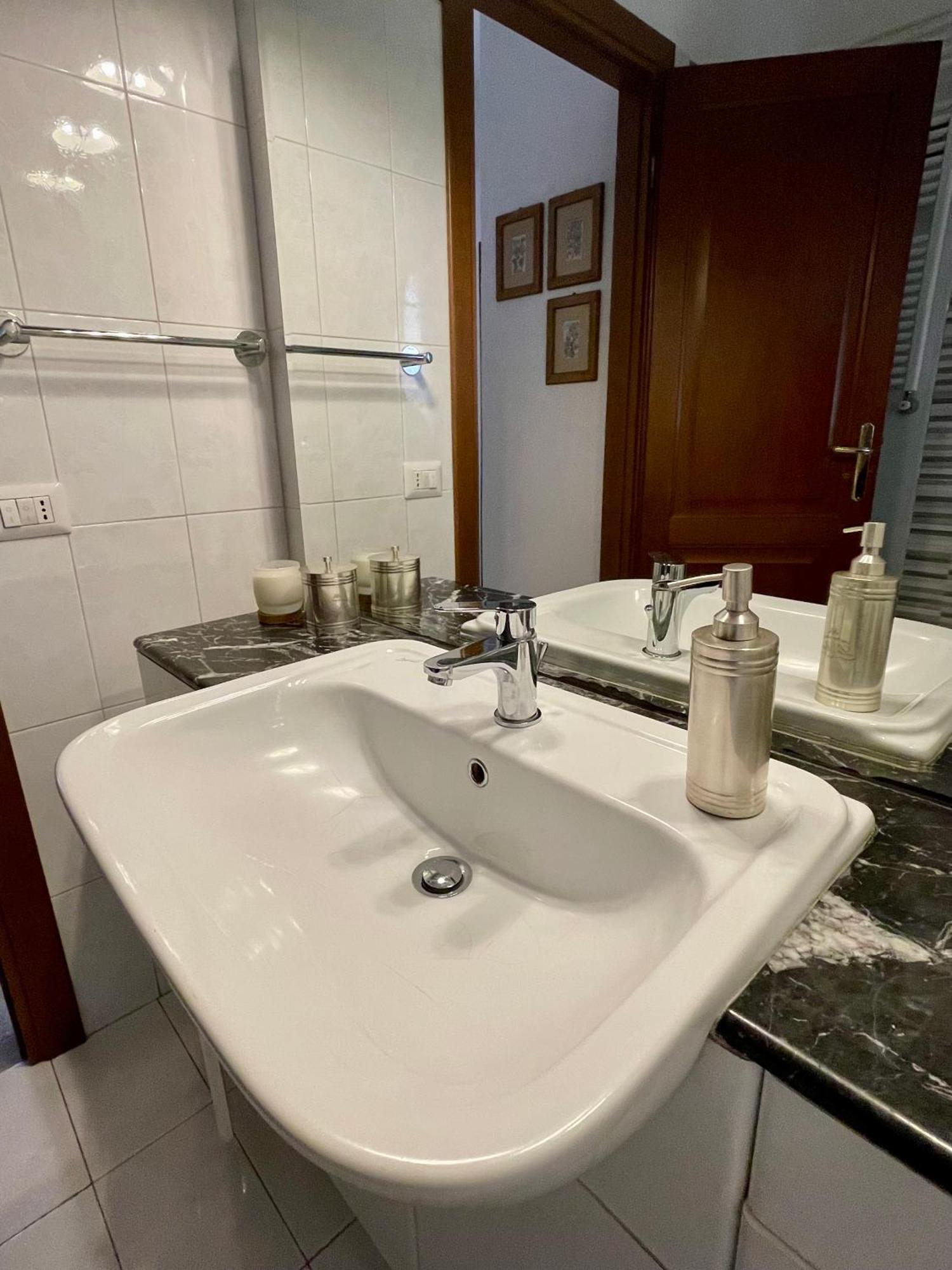 Domus Urbani Apartment Rome Exterior photo